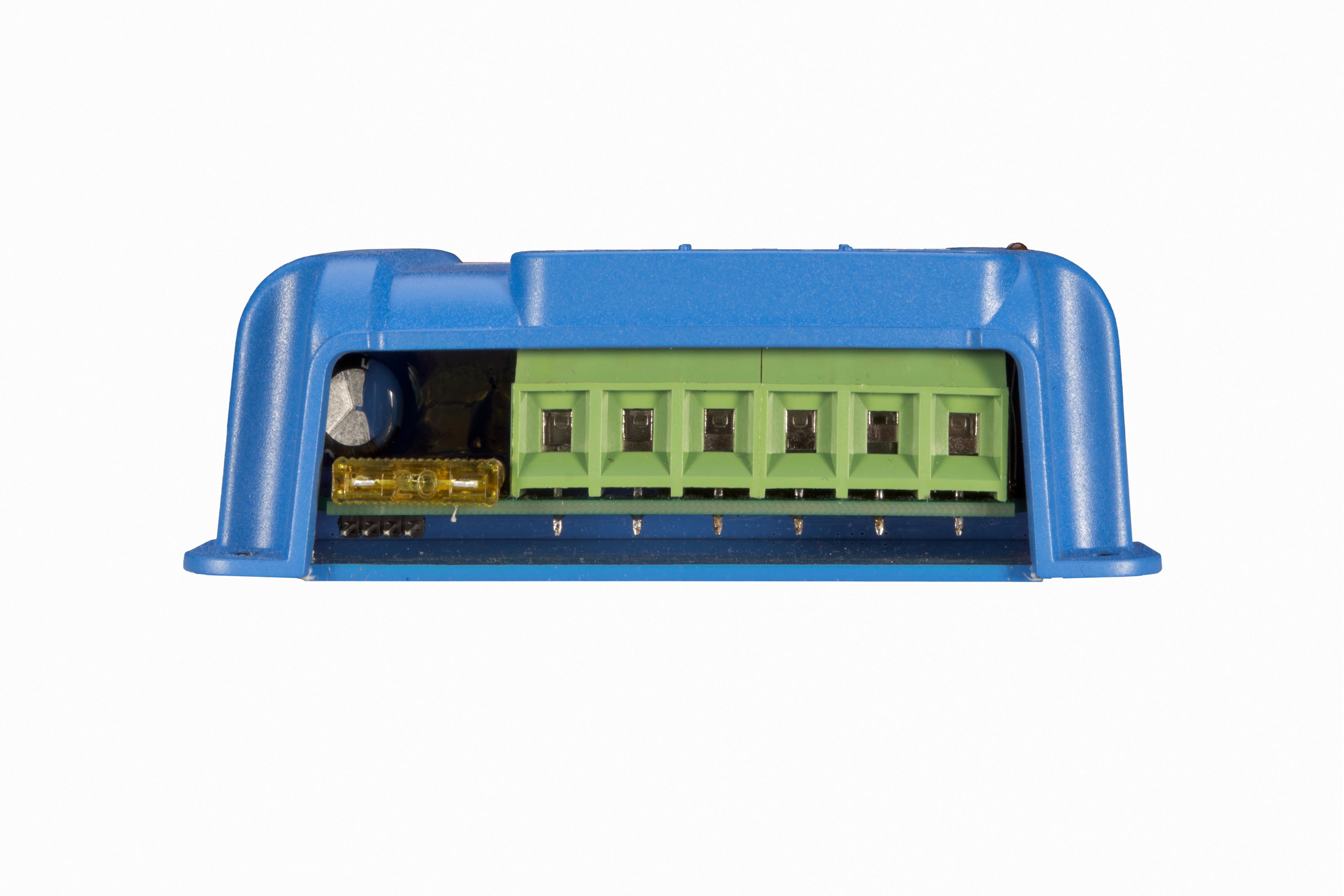 BlueSolar MPPT charge controller 75/15 (front) thumbnail